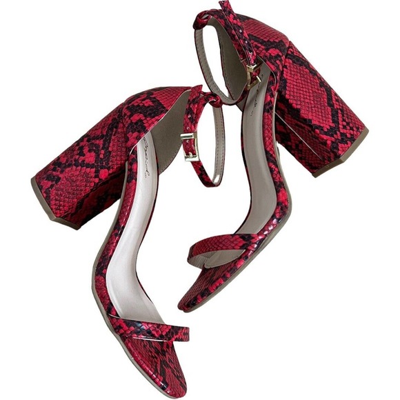 Qupid Shoes - Women's Shoes Qupid Open Toe Ankle Strap Heels, SZ 7 block heel, black and red